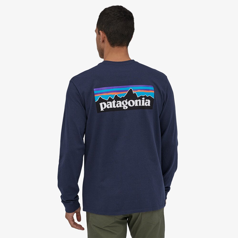 Patagonia T-Shirt a Manica Lunga Men's Long-Sleeved P-6 Logo Responsibili-Tee® New Navy